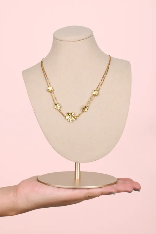 Collier Hazelle