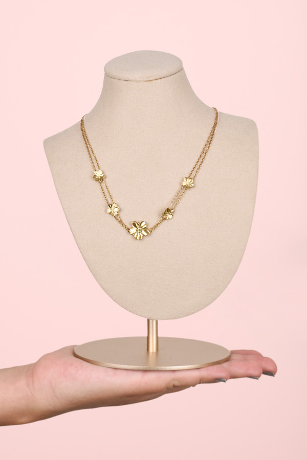 Collier Hazelle